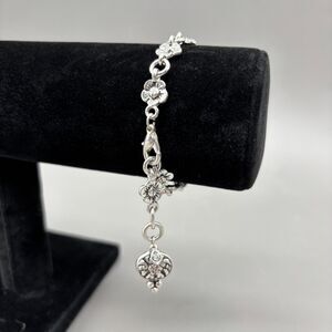 Premiere Designs Silver Tone Floral Link Charm Bracelet Medallion Dangle Flowers